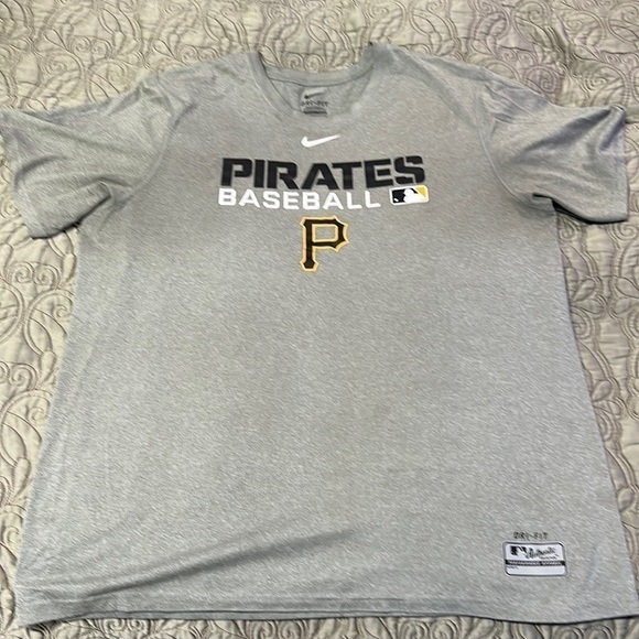Nike MLB Other - MENS MLB Pirates Nike Shirt New Sz Large